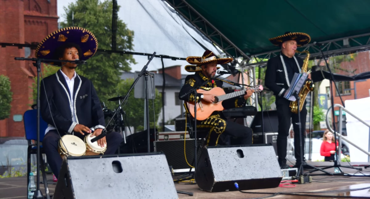  Latino Show Band rozgrzał publiczność na kartuskim rynku