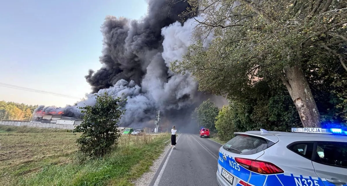 Pożar hali produkcyjnej w  Łebieńskiej Hucie