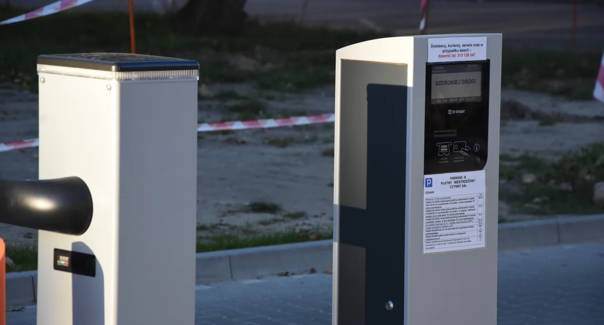Parking przy szpitalu tylko dla wybranych? Pracownicy PCZ czują się dyskryminowani