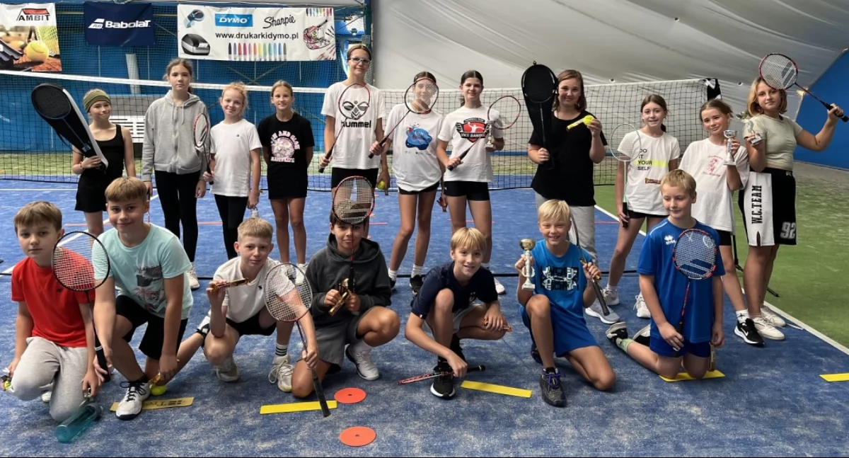Badmintonowa rywalizacja w Baninie. 50 uczniów walczyło o podium
