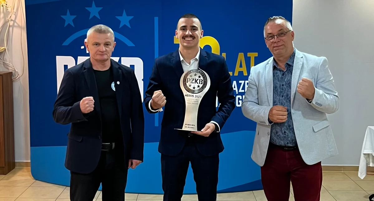 Kacper Śleszyński z Rebelii Kartuzy triumfuje na gali „Heros
