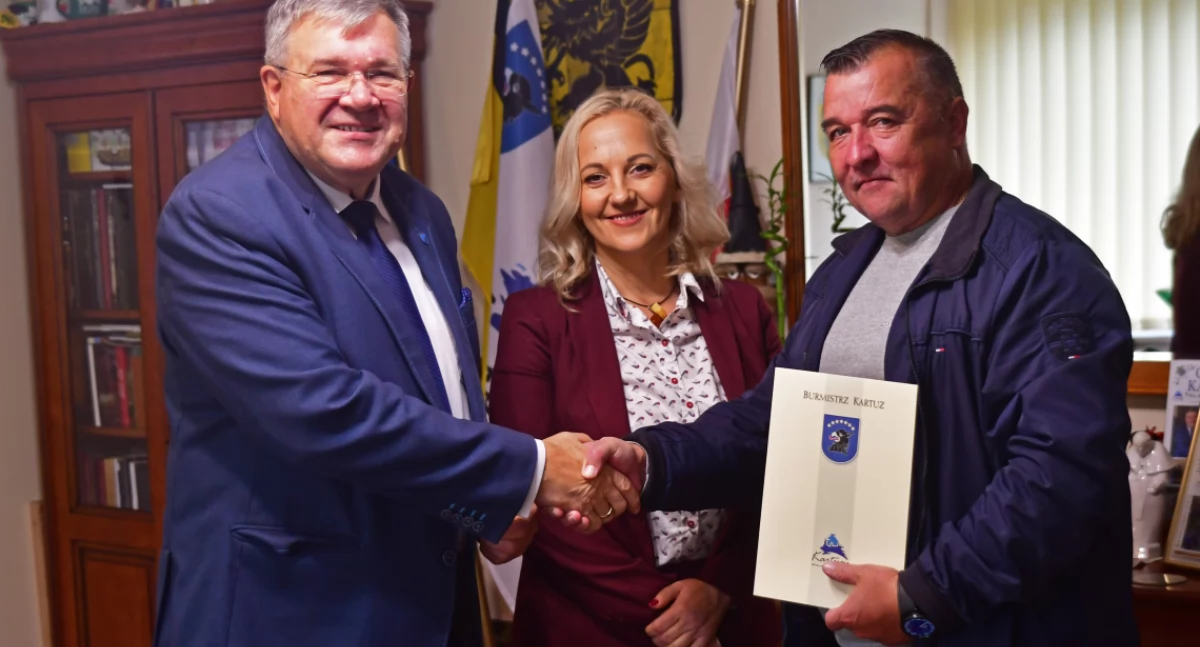 Podpisano umowę na remont ul. Rajskiej w Staniszewie. Inwestycja warta 224 tys. zł