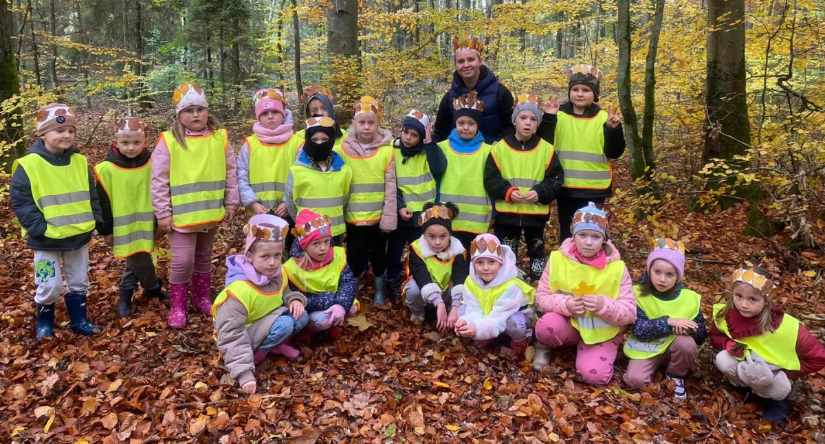 Sierakowice. Przedszkolaki z SP nr 2 zacieśniały więzi z naturą podczas podczas zajęć terenowych