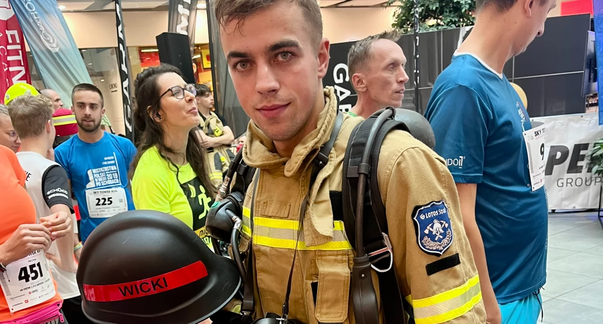 Damian Wicki z Przodkowa Wicemistrzem Polski strażaków w biegu po schodach na szczyt Sky Tower