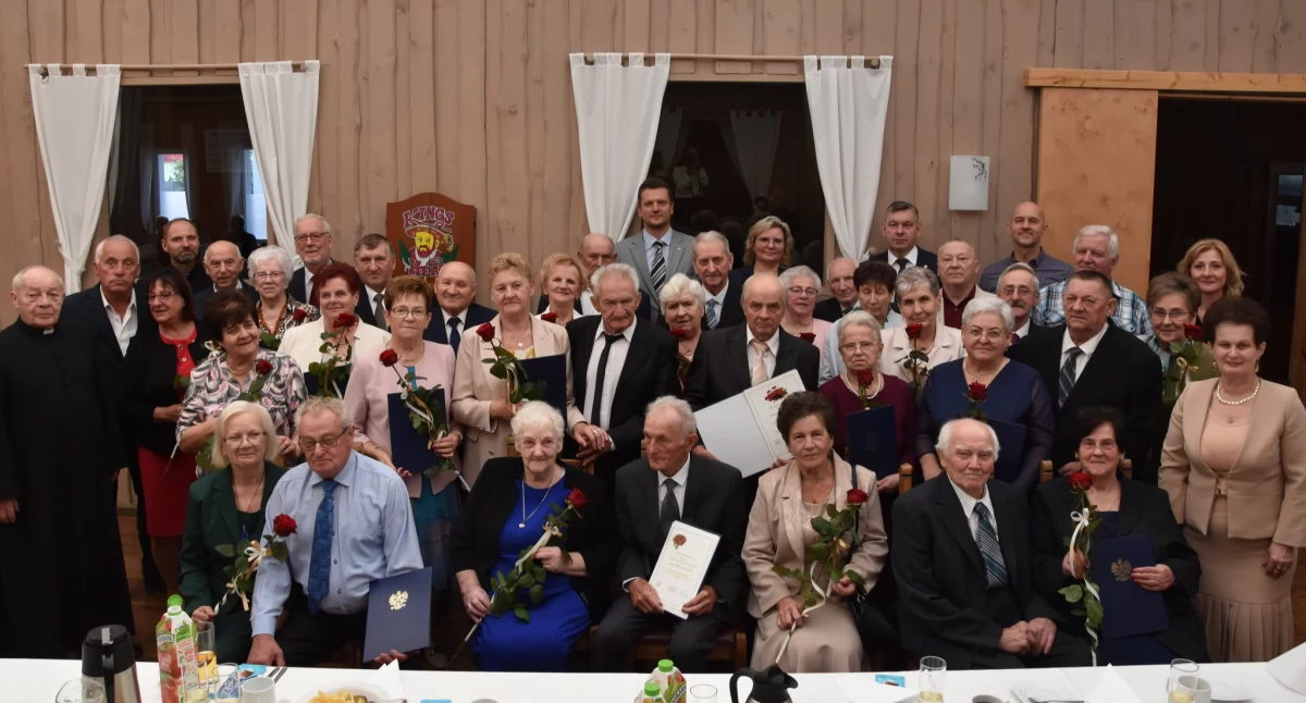 Wielkie świętowanie długoletnich małżeństw na Dniu Seniora w Gminie Sulęczyno