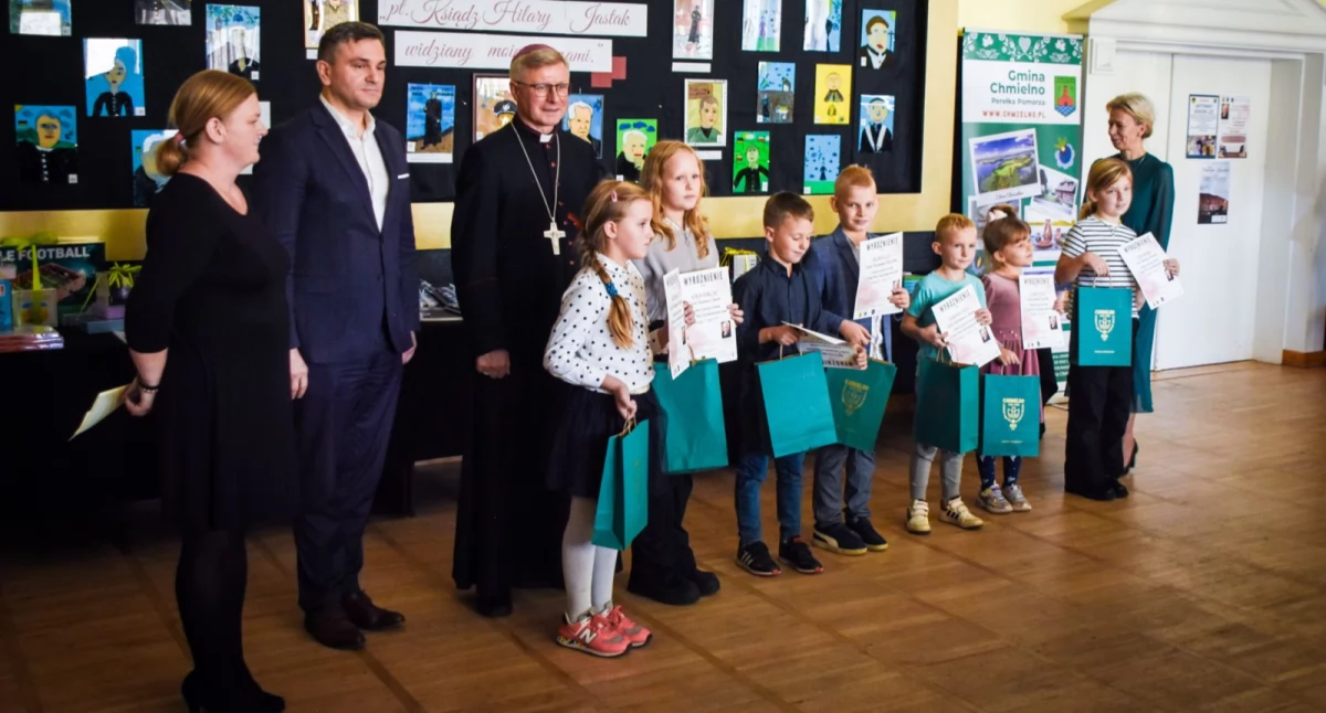 Uczniowie nagrodzeni za twórcze ujęcie postaci ks. Hilarego Jastaka