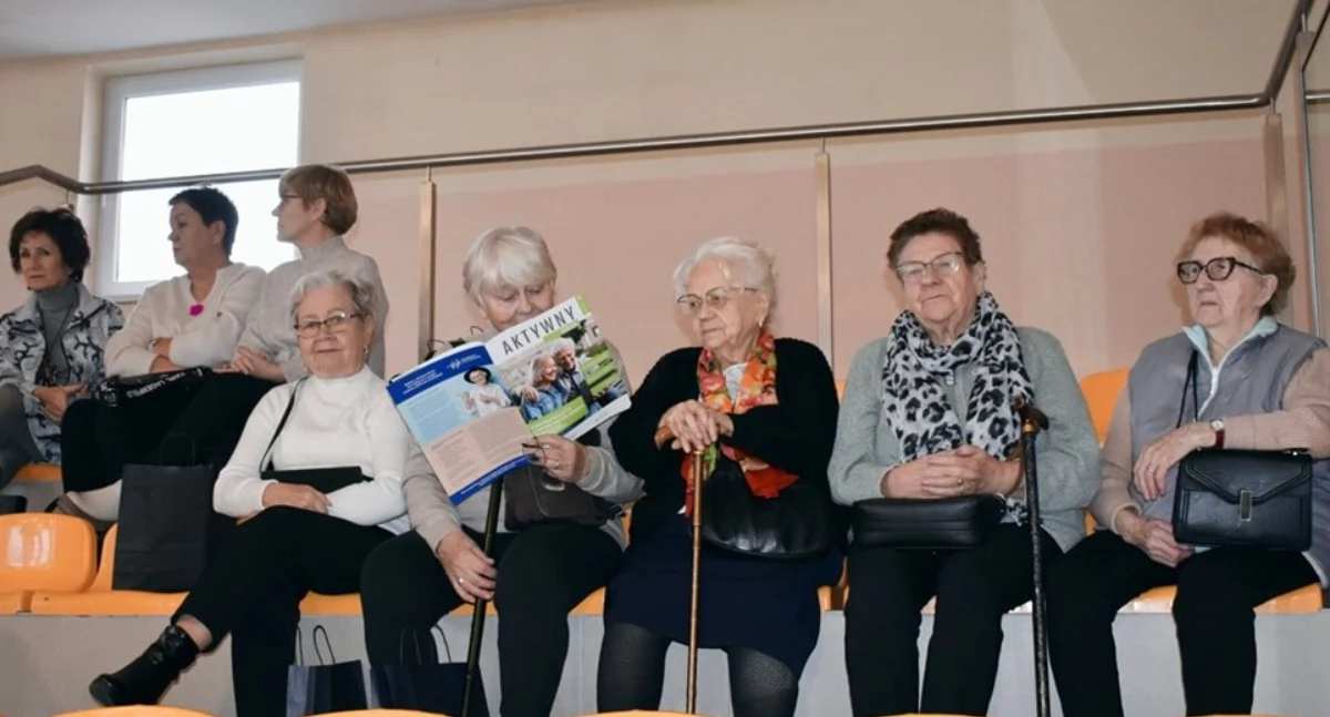 II Powiatowa Konferencja dla seniorów. Bezpieczeństwo w sieci w centrum uwagi