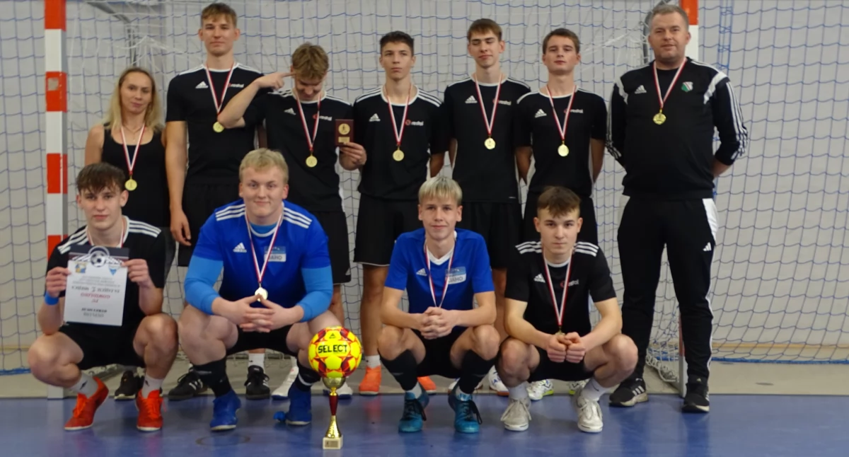 Turniej w Kiełpinie. FC Gowidlino najlepsze wśród juniorów