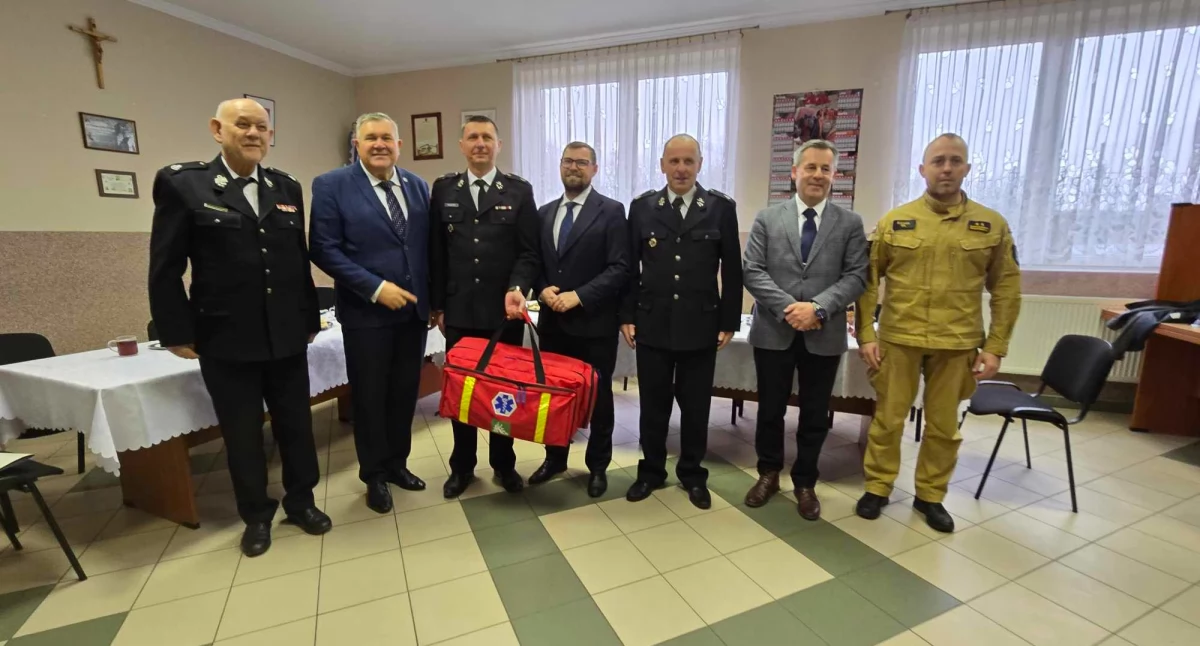 Druhowie z OSP Stara Huta otrzymali nowy sprzęt ratunkowy