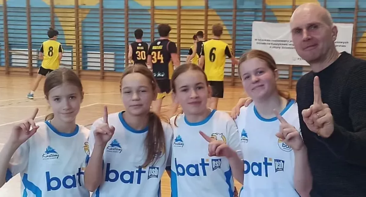 Koszykarki z SP nr 5 w Kartuzach awansowały do finału wojewódzkiego igrzysk dzieci