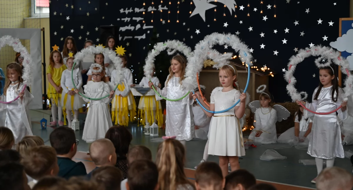 Świąteczne spotkanie w Szkole Podstawowej w Miechucinie