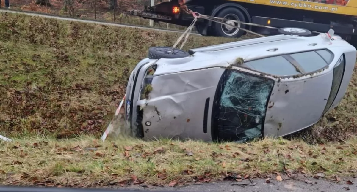 Brawurową jazdę zakończył na dachu - słona kara dla 18-latka