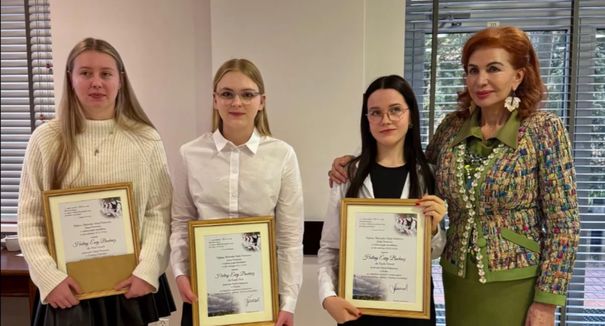 Najlepsi absolwenci kaszubskiego uhonorowani nagrodami Haliny Ewy Buchacz