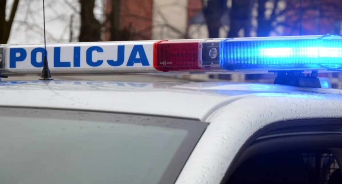Kompletnie pijany 33-latek zakończył podróż w rowie
