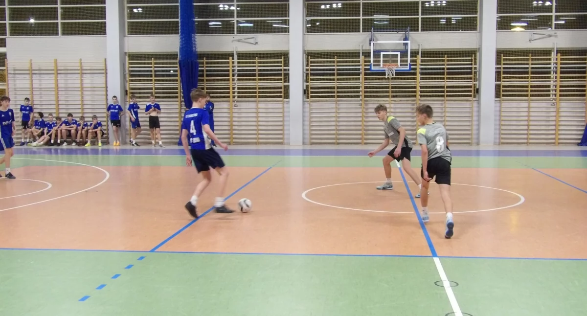 Czwarta kolejka halowej ligi juniorów roczników 2010 i 2012. Poznaj wyniki!