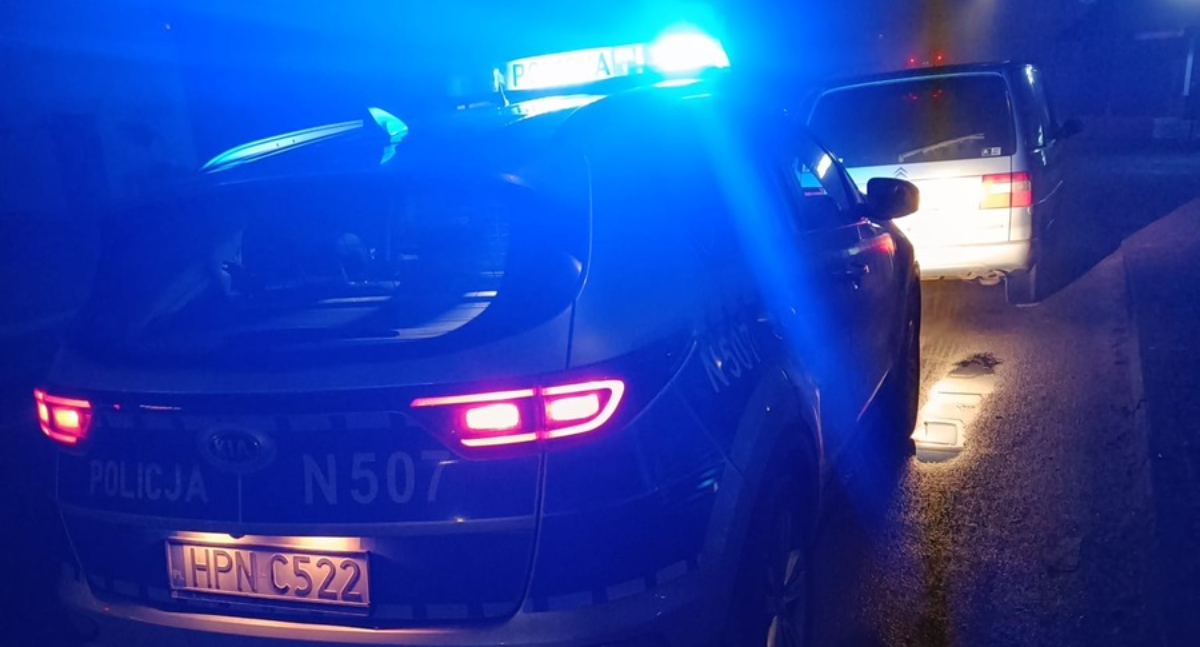 Pijany i odurzony za kierownicą niesprawnego citroena. 26-latek zatrzymany przez policję