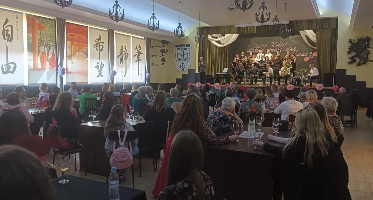 Chmielno. Wyjątkowy koncert na Dzień Kobiet pt. Całuję Twoją dłoń, Madame