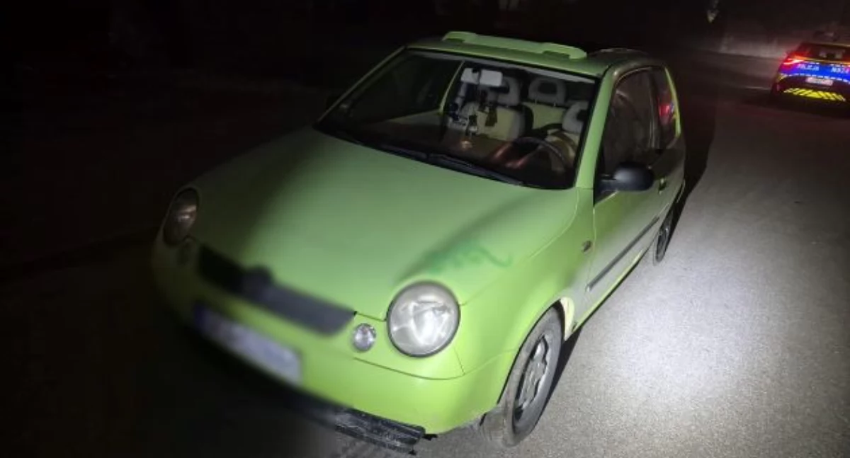 Kompletnie pijany i bez prawa jazdy 19-latek kierował volkswagenem