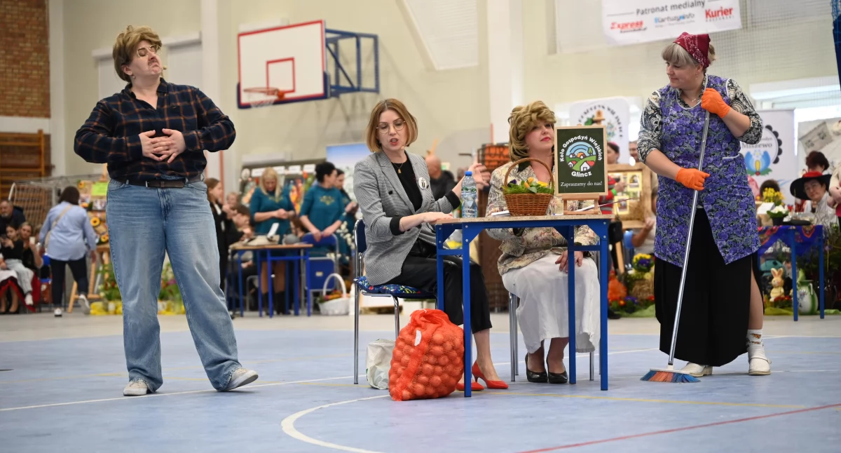 Trwa XX Gminny Turniej Kół Gospodyń Wiejskich w Żukowie! Hala Widowiskowo-Sportowa tętni życiem