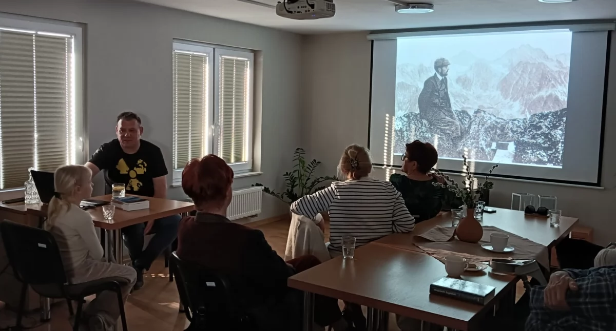 Przodkowo. W Bibliotece zagościł Borys Tynka i odsłonił niejeden sekret Zakopanego