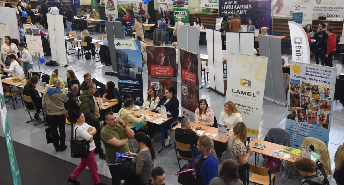 75 wystawców na Targach Pracy w Kartuzach – kogo szukali pracodawcy?