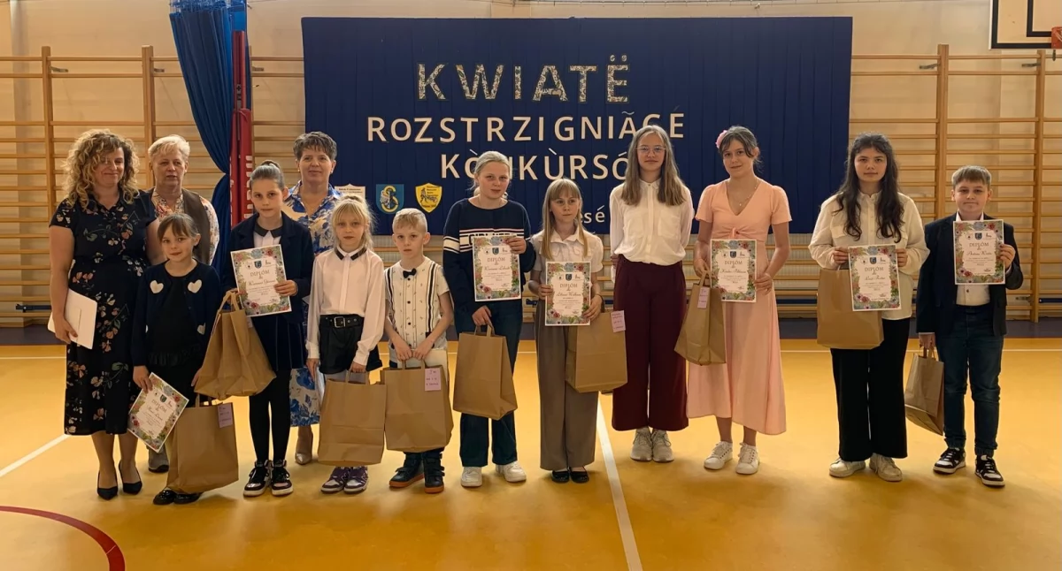 Lisie Jamy. Kwiatë, czyli twórczość dzieci w prozie, poezji i malarstwie na szkle