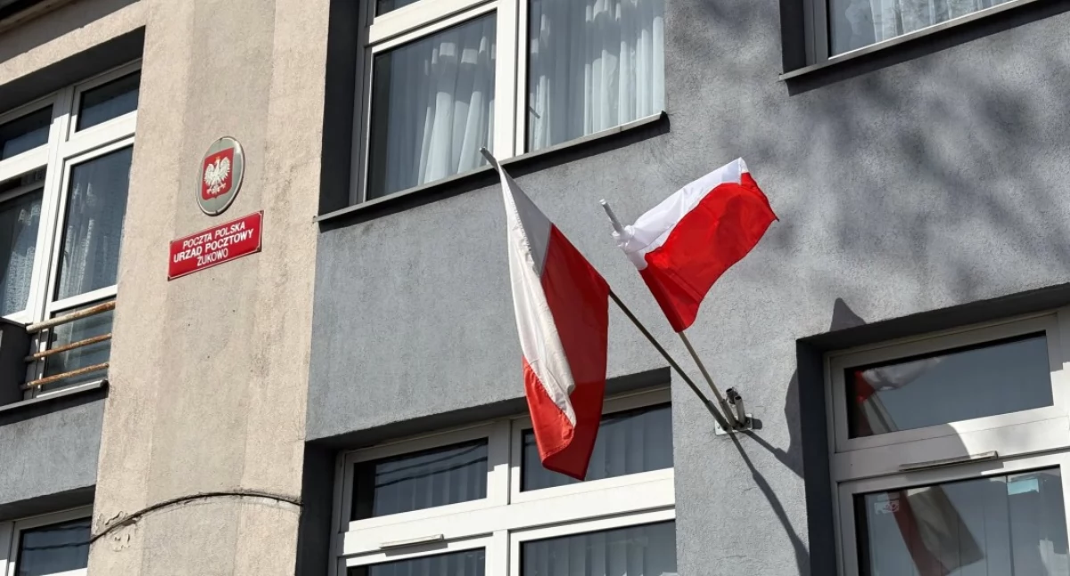 Duma z biało-czerwonej. Gmina Żukowo świętuje Dzień Flagi RP