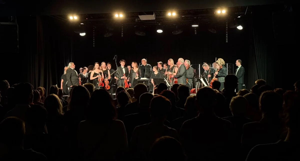 Koncert pełen pasji i brzmień. Gdyńska Orkiestra Symfoniczna oczarowała żukowską publiczność