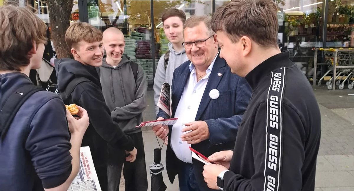 Kartuzy. Samorządowcy zachęcali do głosowania na Rafała Trzaskowskiego