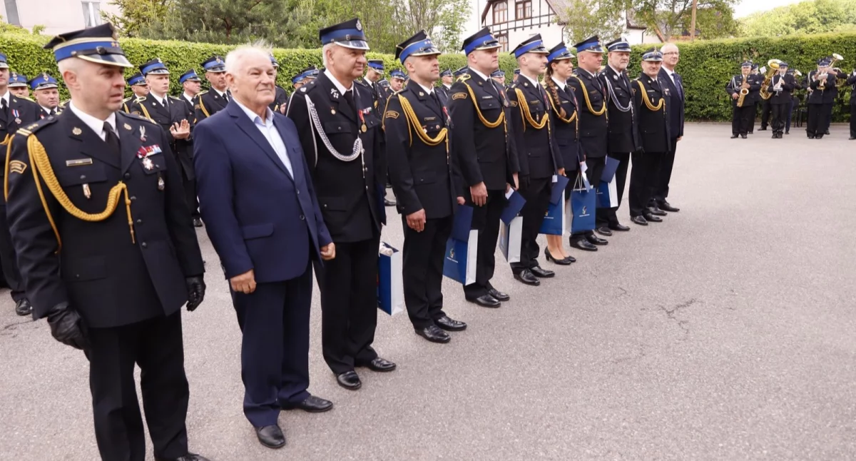 Dzień Strażaka w Kartuzach - posypały się nagrody, awanse i podziękowania
