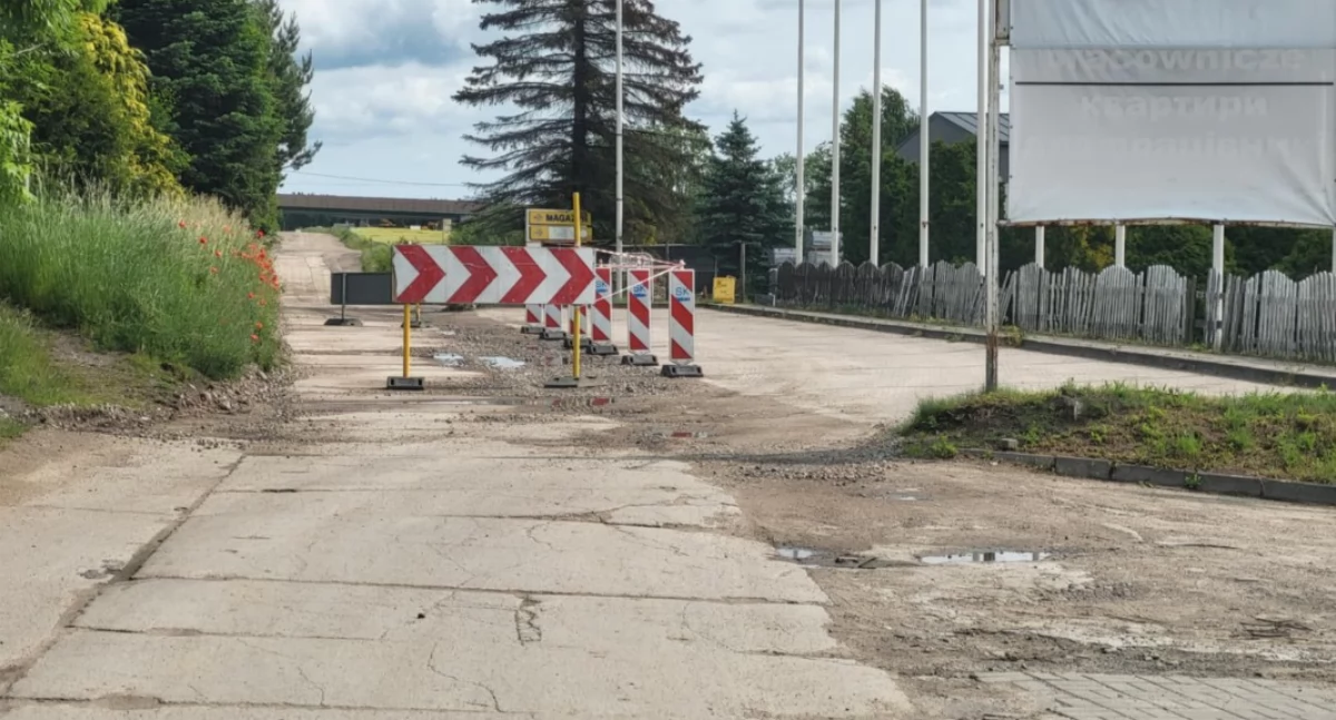 Mieszkańcy Żukowa zorganizowali protest w sprawie drogi. Urząd odpowiada pracami remontowymi
