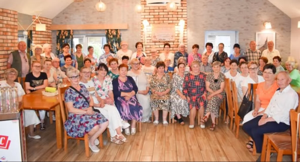 Seniorzy z gminy Sierakowice integrują się z radością i energią