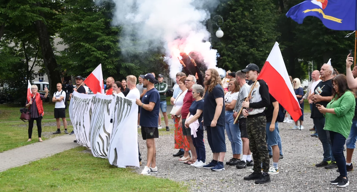 Protest Konfederacji w Kartuzach - Żądamy szczelnych granic i bezpieczeństwa