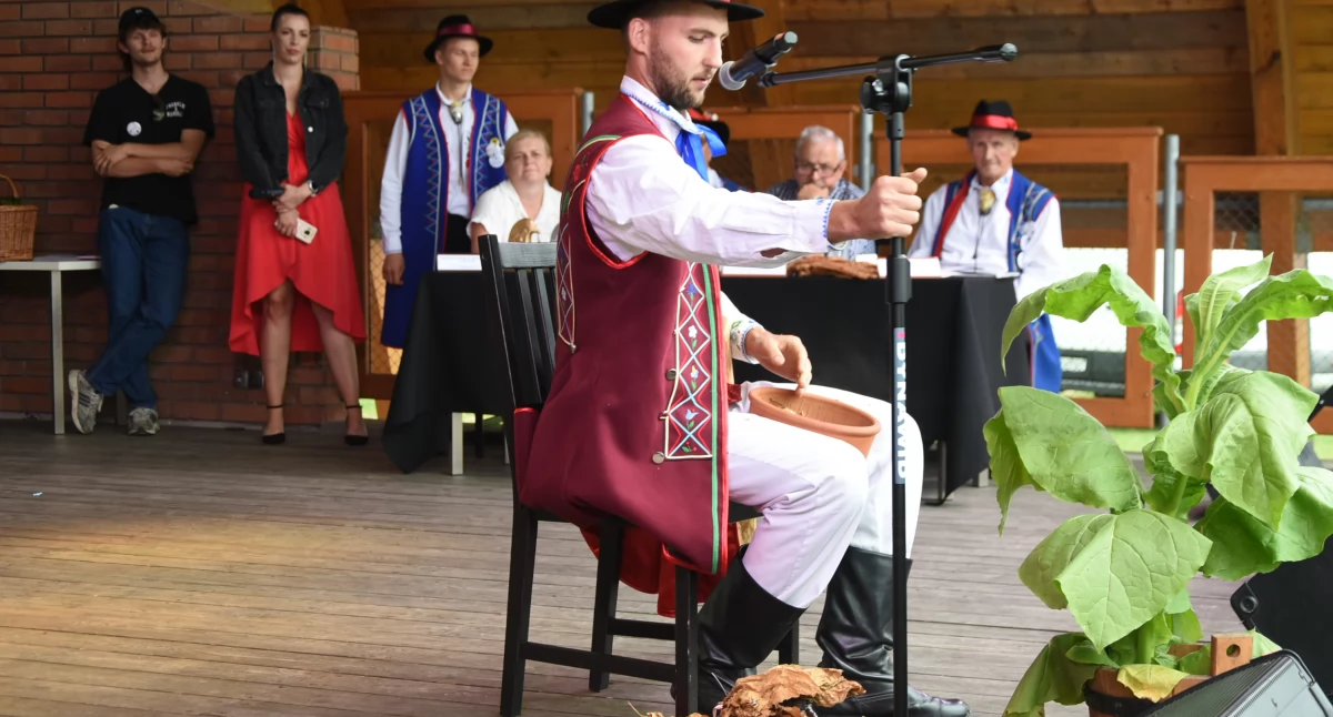 Z tabakierą na podium – święto kaszubskich zwyczajów w Chmielnie