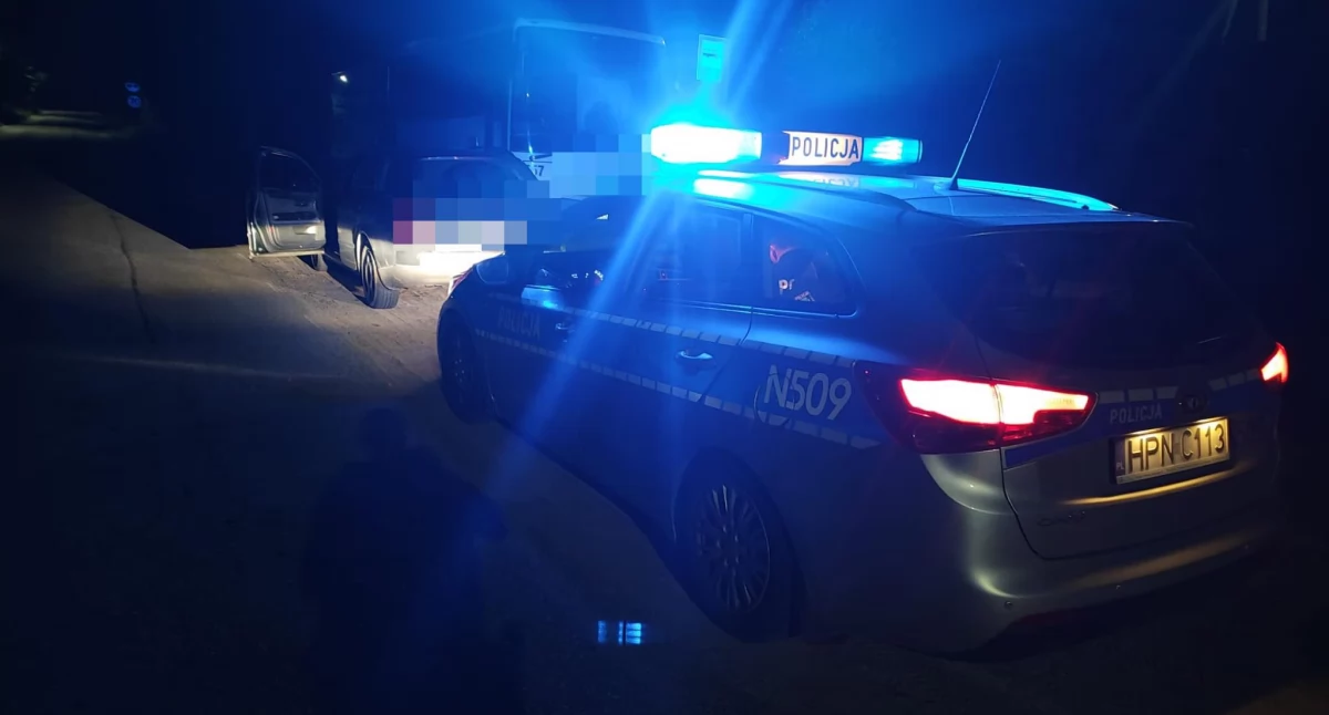 30 punktów karnych, 2200 zł mandatu i utrata prawa jazdy. 22-latek zatrzymany przez policję