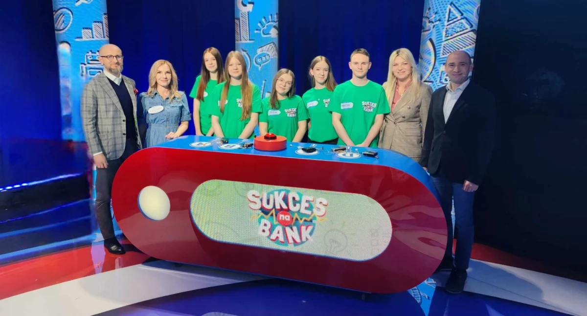 Wielki sukces uczniów z Sierakowic – wicemistrzowie ogólnopolskiego konkursu „Sukces na Bank”!