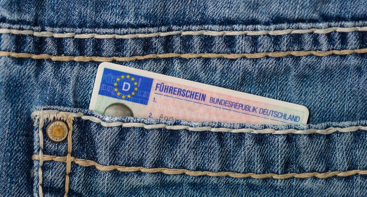 Prawo jazdy krok po kroku – jak zdobyć uprawnienia i co możesz prowadzić bez nich?