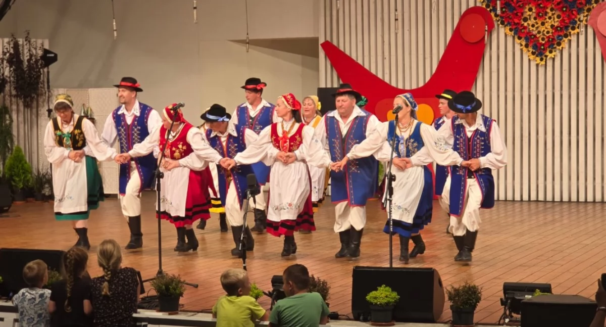 Kaszubska tradycja na scenie: Bazuny z Żukowa na 62 Tygodniu Kultury Beskidzkiej