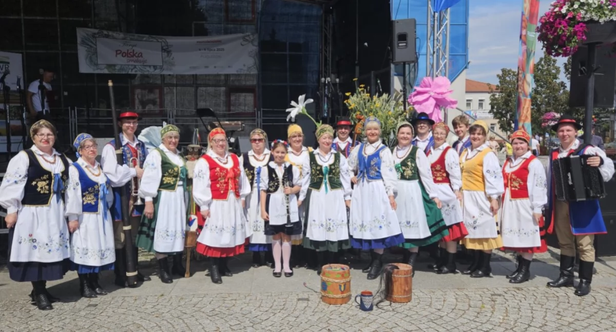 Folklor z Chwaszczyna na Suwalszczyźnie. Zespół z Chwaszczyna na targach Polska Smakuje
