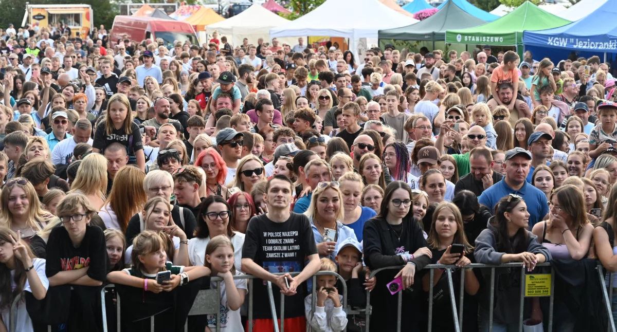 Tłumy na koncercie Skolima podczas Jarmarku Kaszubskiego
