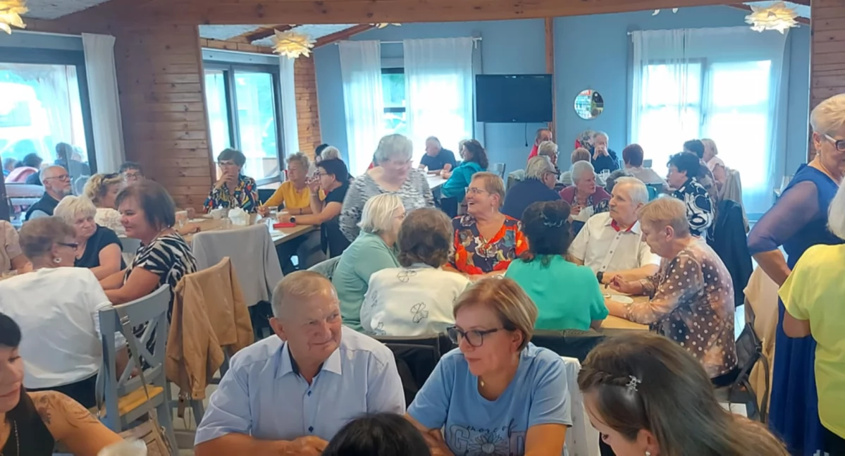 Seniorzy z gminy Chmielno bawili się na Chmieleńskiej Biesiadzie Seniorów
