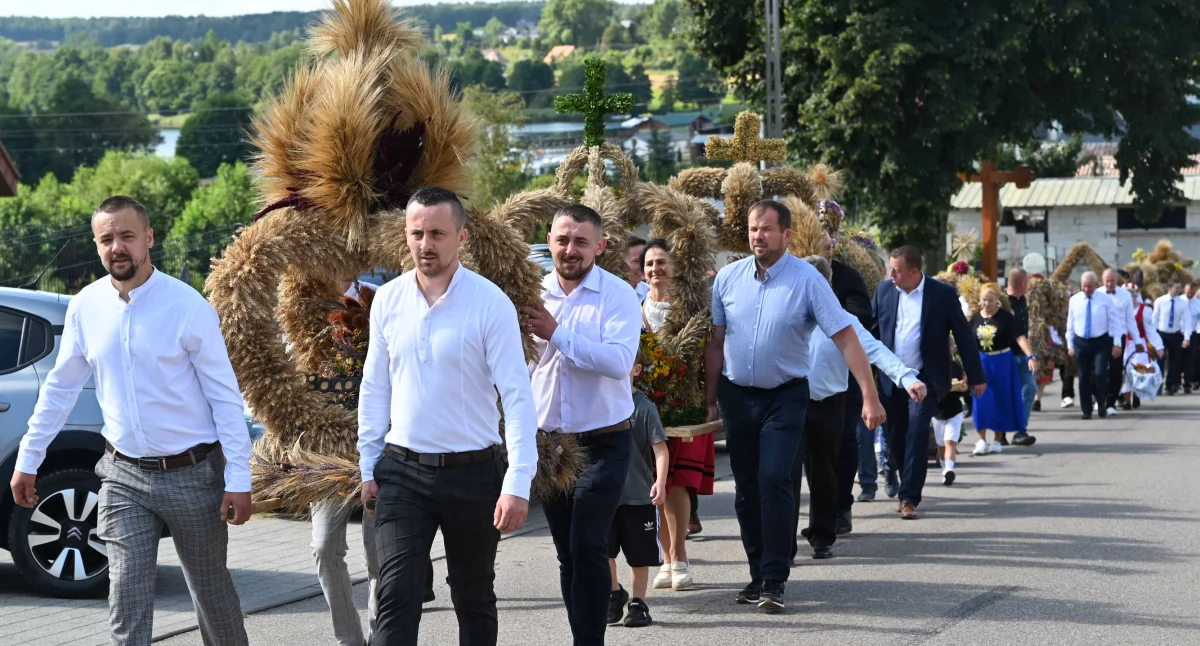 Rolnicy z gminy Sierakowice świętują w Gowidlinie