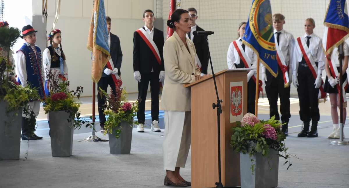 Nowoczesna hala w Kartuzach otwarta. Uroczysta inauguracja roku szkolnego z udziałem gości z całego regionu