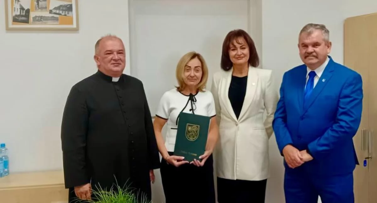 Agnieszka Ptak nową dyrektor Szkoły Podstawowej im. Jana Pawła II w Przyjaźni