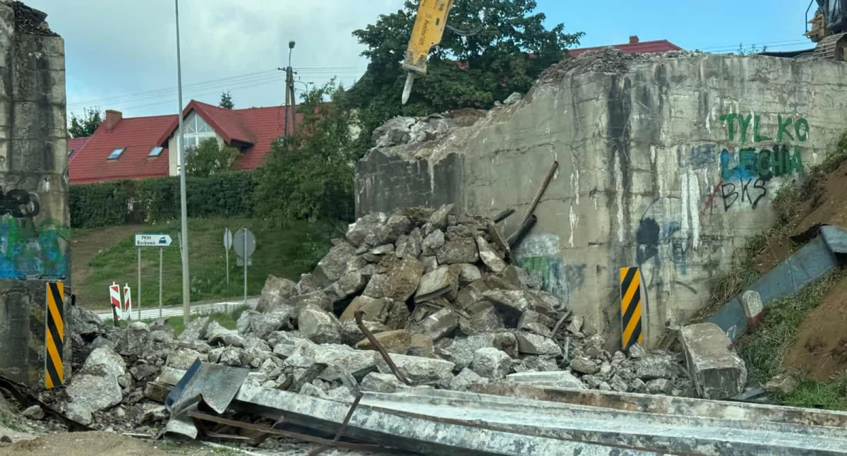 Trwa rozbiórka wiaduktu w Borkowie [ZDJĘCIA]