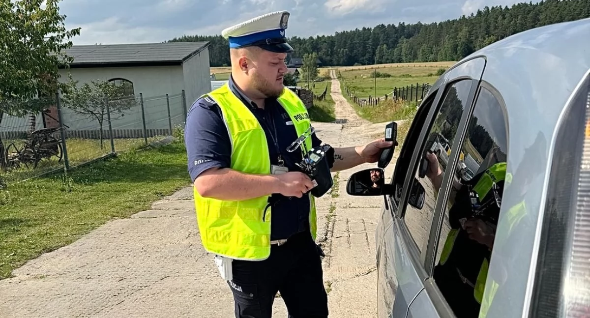 Dwóch pijanych kierowców i rowerzysta „na podwójnym gazie”