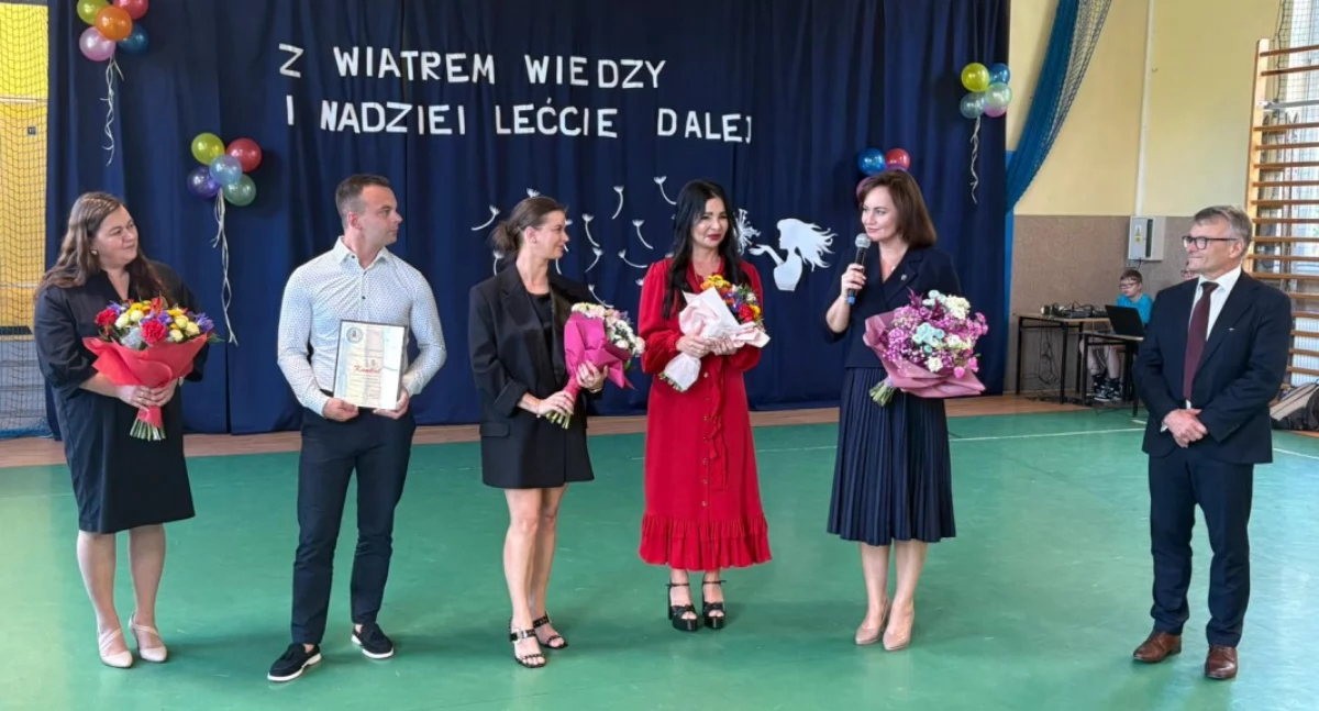 Szkoła w Niestępowie rośnie w siłę. Otwarto nową pracownię i zapowiedziano rozbudowę