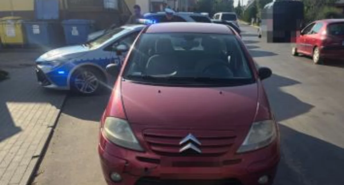 Uderzył w zaparkowany pojazd policjanta. Okazało się, że był...pijany