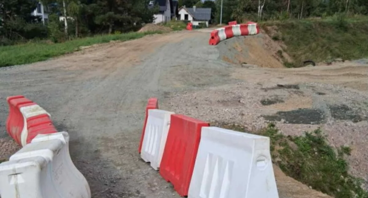 Modernizacja linii kolejowej nr 201. Udostępniono przejście piesze w Rębiechowie