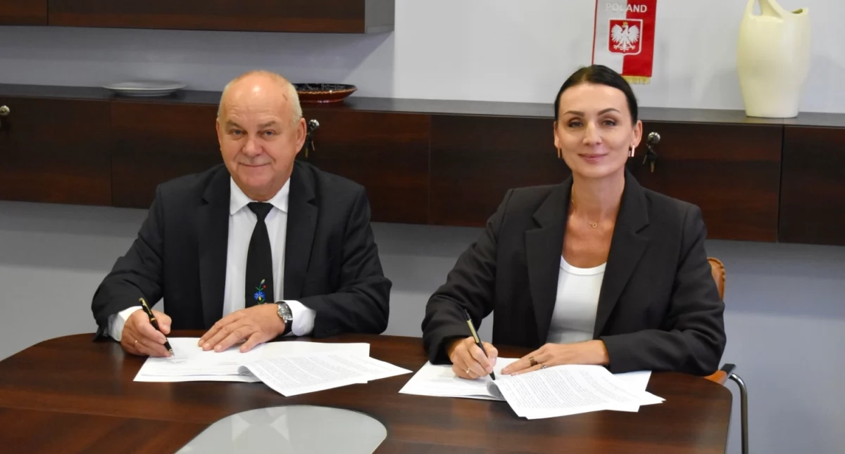 Kolejne umowy dla powiatu na 